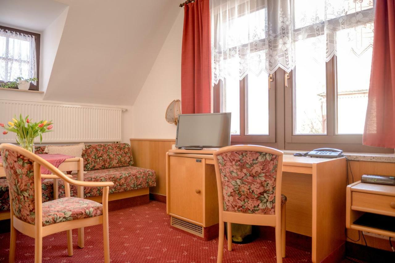 Hotel-Pension Heimburg Bad Elster Bagian luar foto